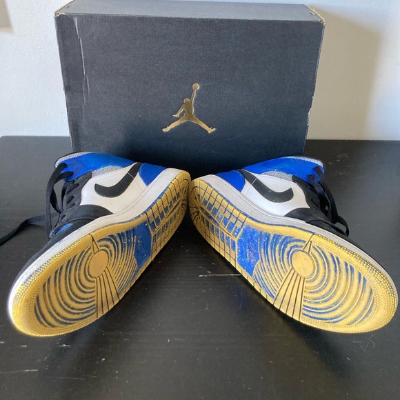 Air Jordan 1 Retro High OG Royal Blue Sneakers - Picture 4 of 5